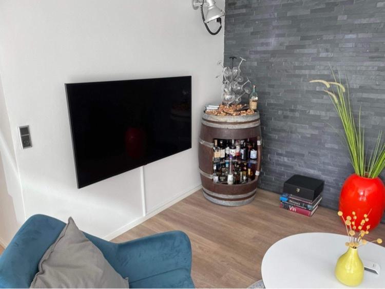 Nyistandsat Hojloftet Kaelderlejlighed Pa 70 M2 I Viborg Centrum, Med Plads Til 4 Personer Exterior photo